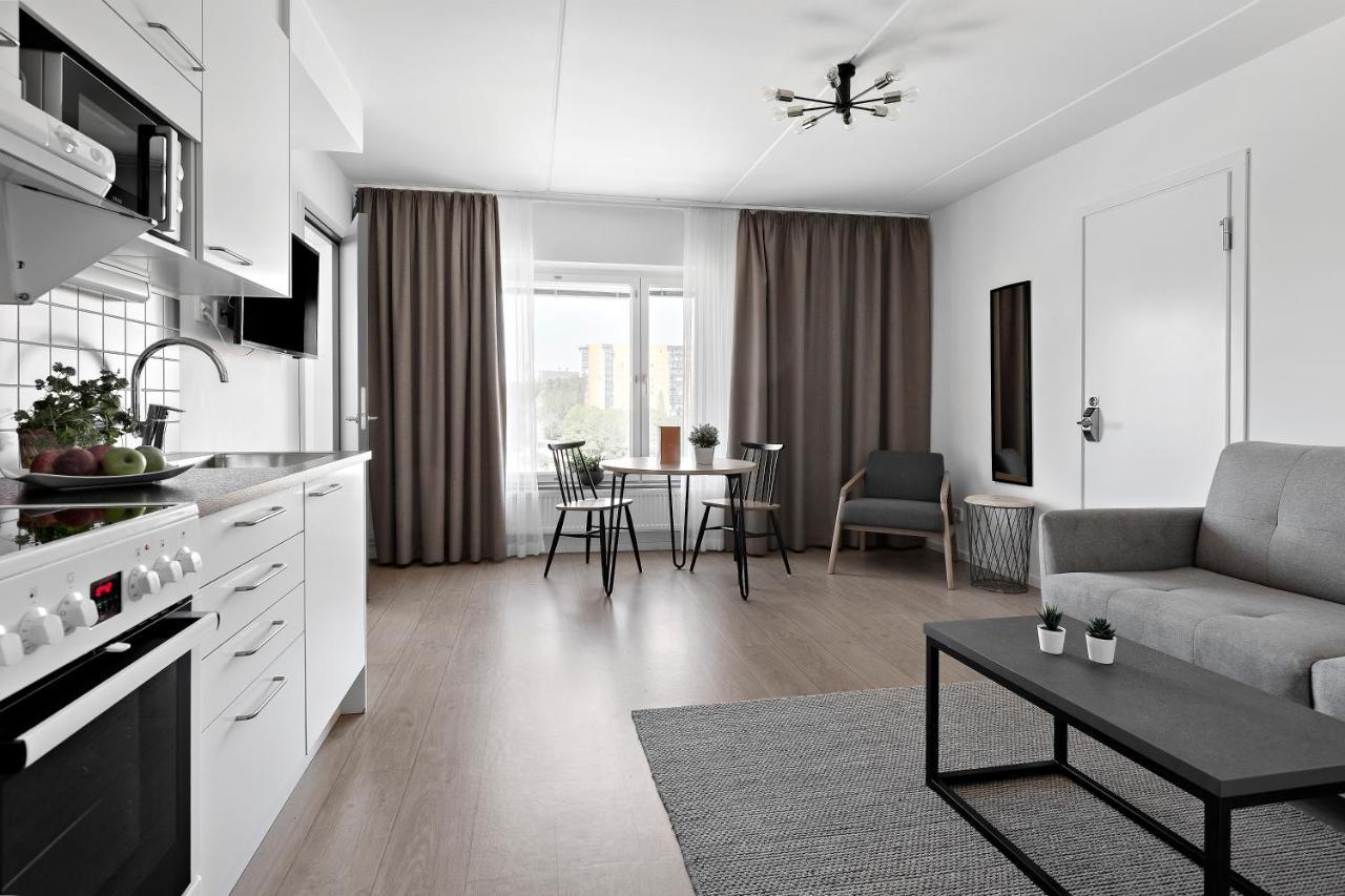 Forenom Hotel Flemingsberg - 10Min From Aelvsjoe Huddinge Exterior photo