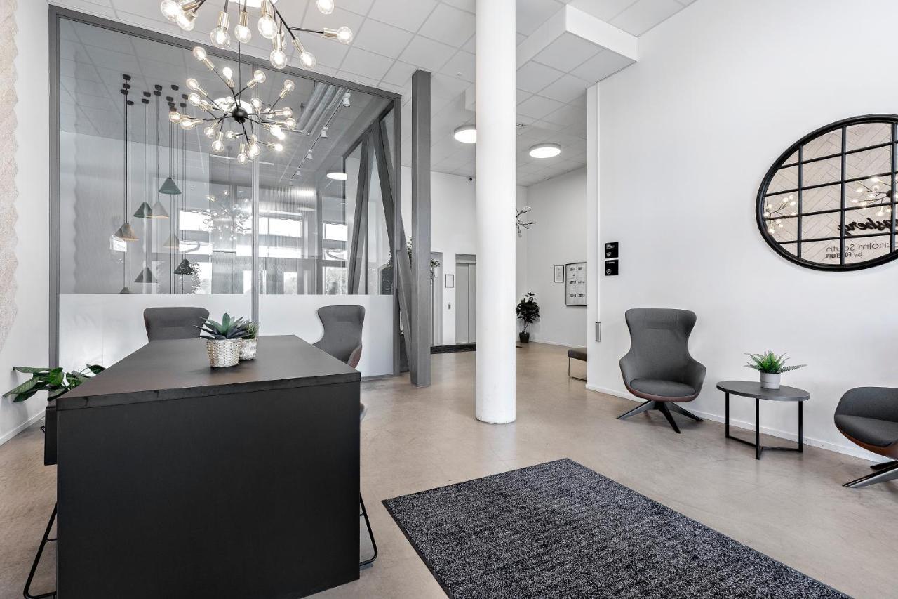 Forenom Hotel Flemingsberg - 10Min From Aelvsjoe Huddinge Exterior photo