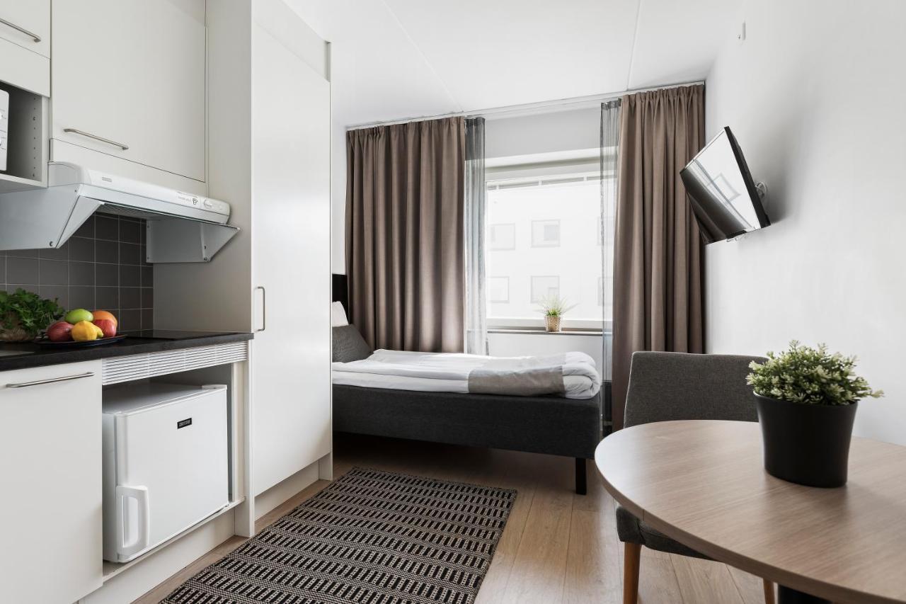 Forenom Hotel Flemingsberg - 10Min From Aelvsjoe Huddinge Exterior photo