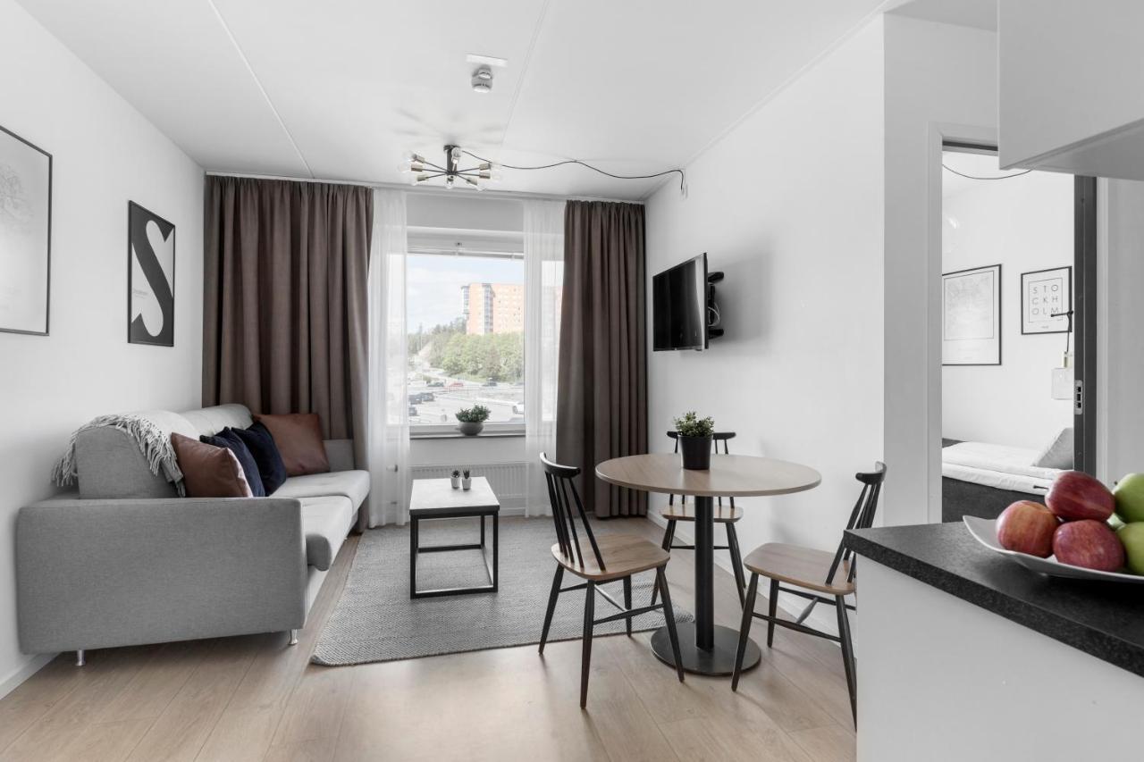 Forenom Hotel Flemingsberg - 10Min From Aelvsjoe Huddinge Exterior photo