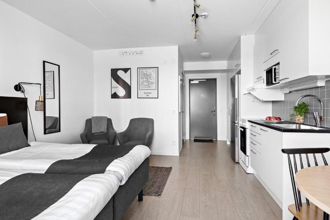 Forenom Hotel Flemingsberg - 10Min From Aelvsjoe Huddinge Exterior photo