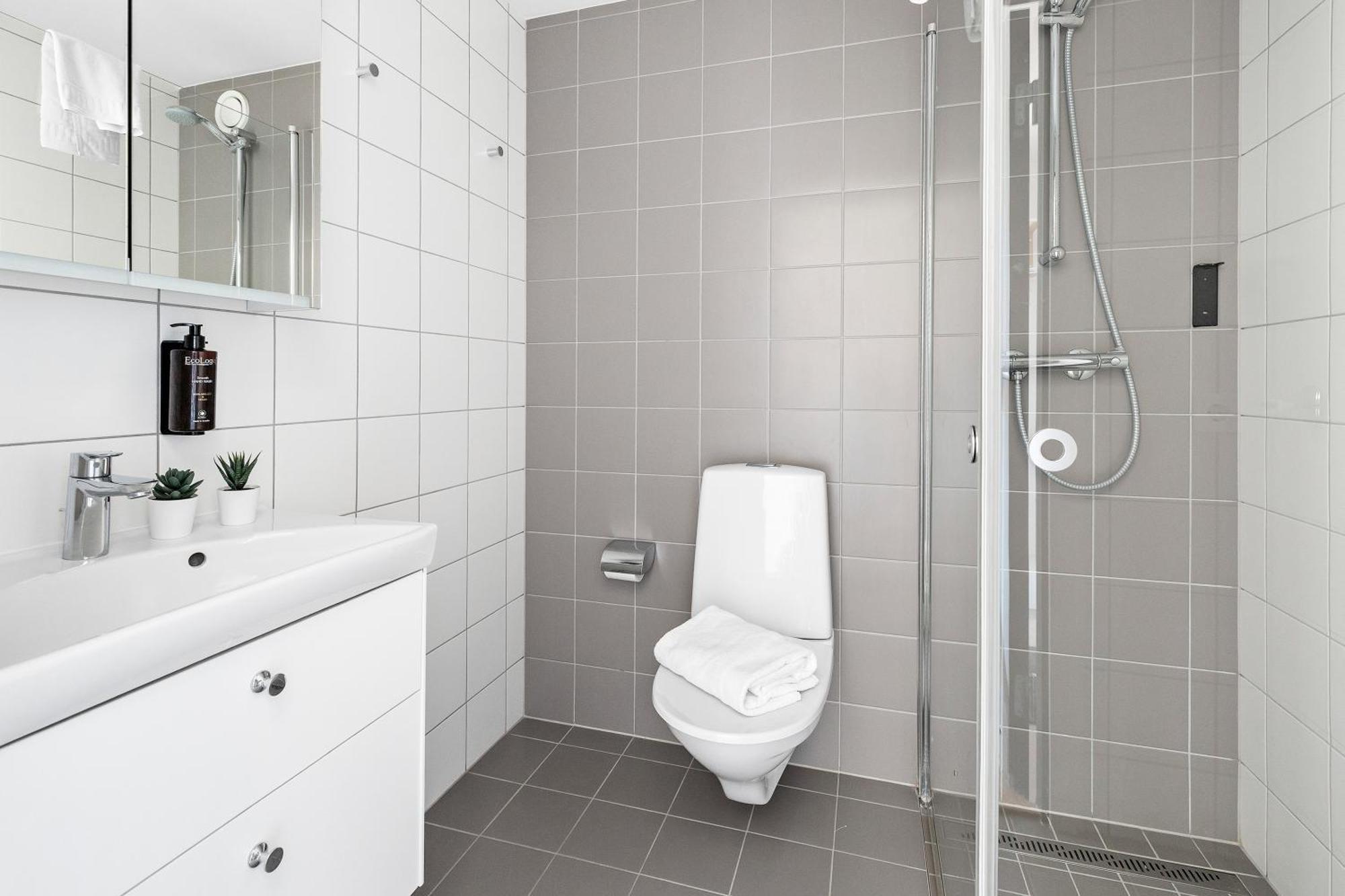 Forenom Hotel Flemingsberg - 10Min From Aelvsjoe Huddinge Exterior photo